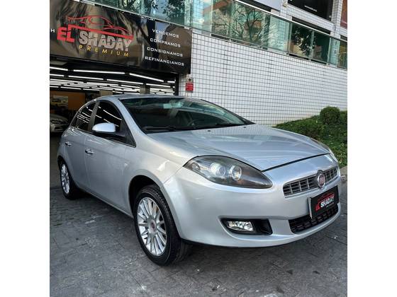 FIAT BRAVO 1.8 ESSENCE 16V FLEX 4P MANUAL FIAT BRAVO 1.8 ESSENCE 16V FLEX 4P MANUAL